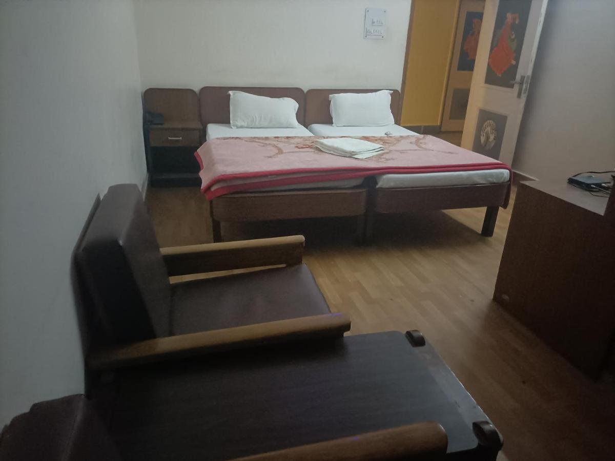 הרידוואר Hotel Midtown מראה חיצוני תמונה