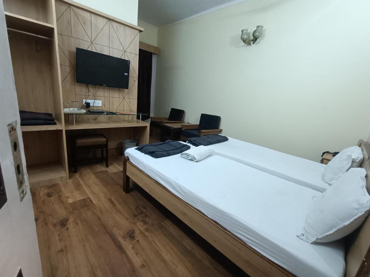 הרידוואר Hotel Midtown מראה חיצוני תמונה