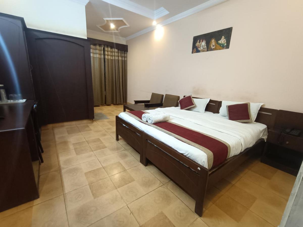 הרידוואר Hotel Midtown מראה חיצוני תמונה