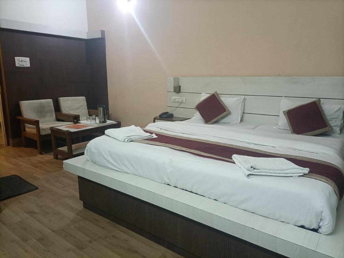 הרידוואר Hotel Midtown מראה חיצוני תמונה