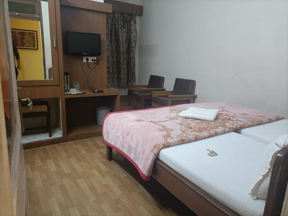 הרידוואר Hotel Midtown מראה חיצוני תמונה