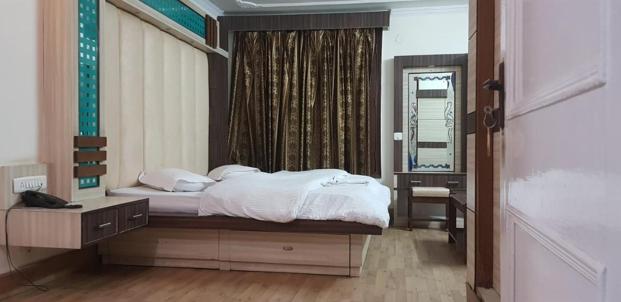 הרידוואר Hotel Midtown מראה חיצוני תמונה