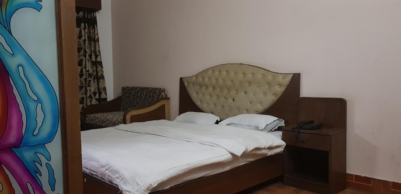הרידוואר Hotel Midtown מראה חיצוני תמונה